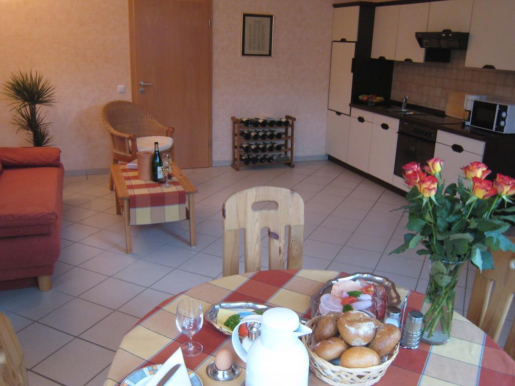 Sch Ne Wohnung In Der Moselregion Kinheim Buitenkant foto